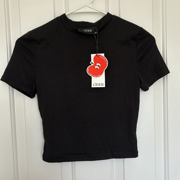 Cider Black Short Sleeve Top!😇😇 - Picture 3 of 3